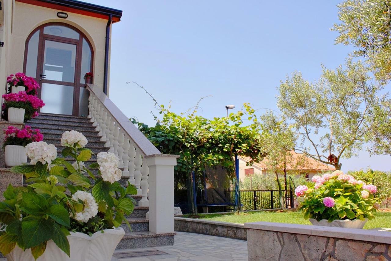 Apartment Kris أوماغ المظهر الخارجي الصورة